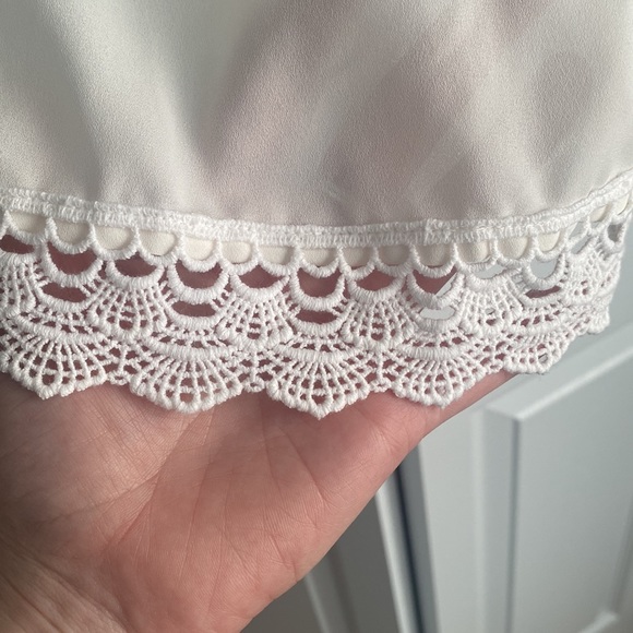 Express Blouse - Picture 2 of 5